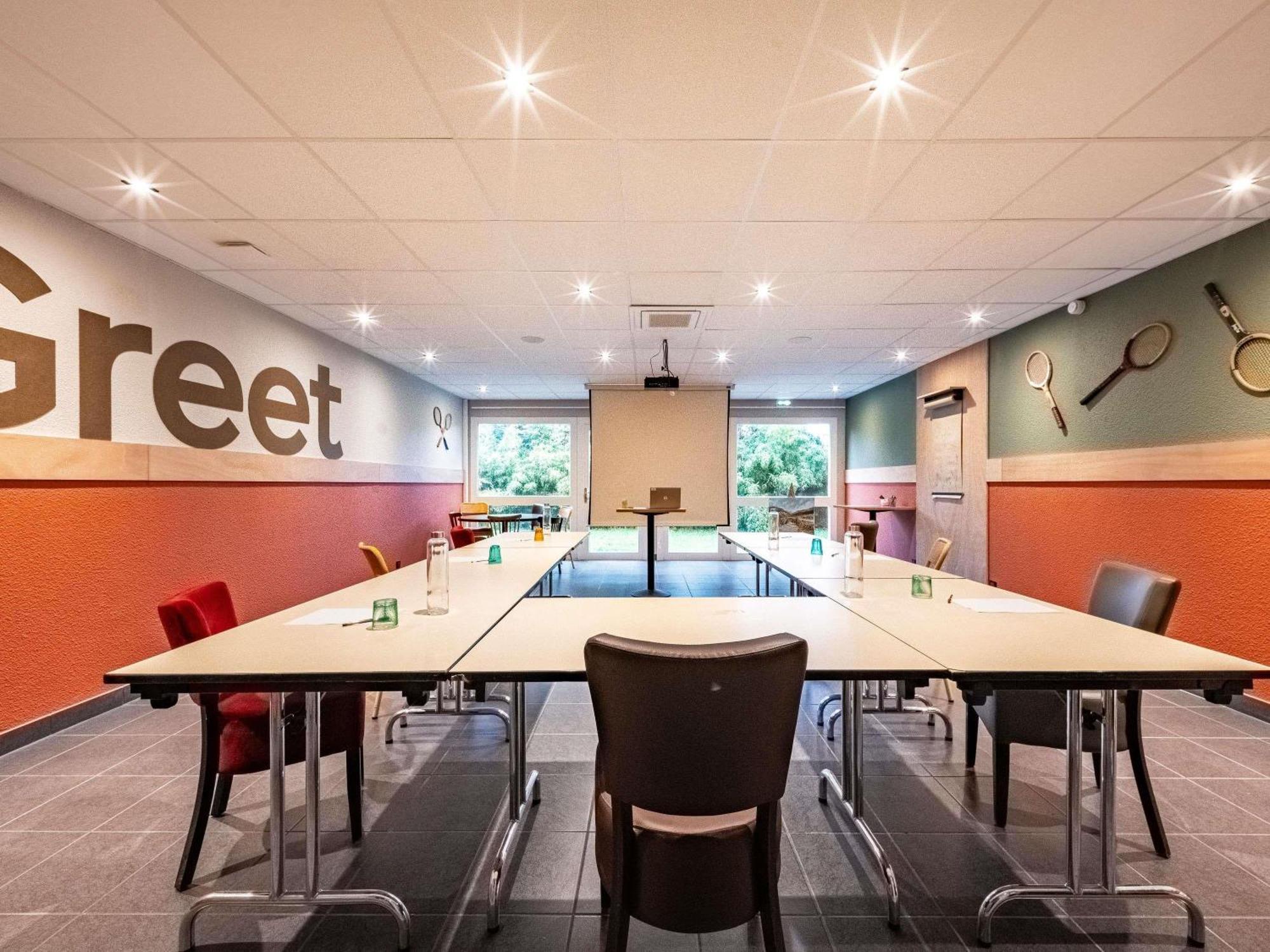 Greet Hotel Massieux Lyon Nord Exterior photo