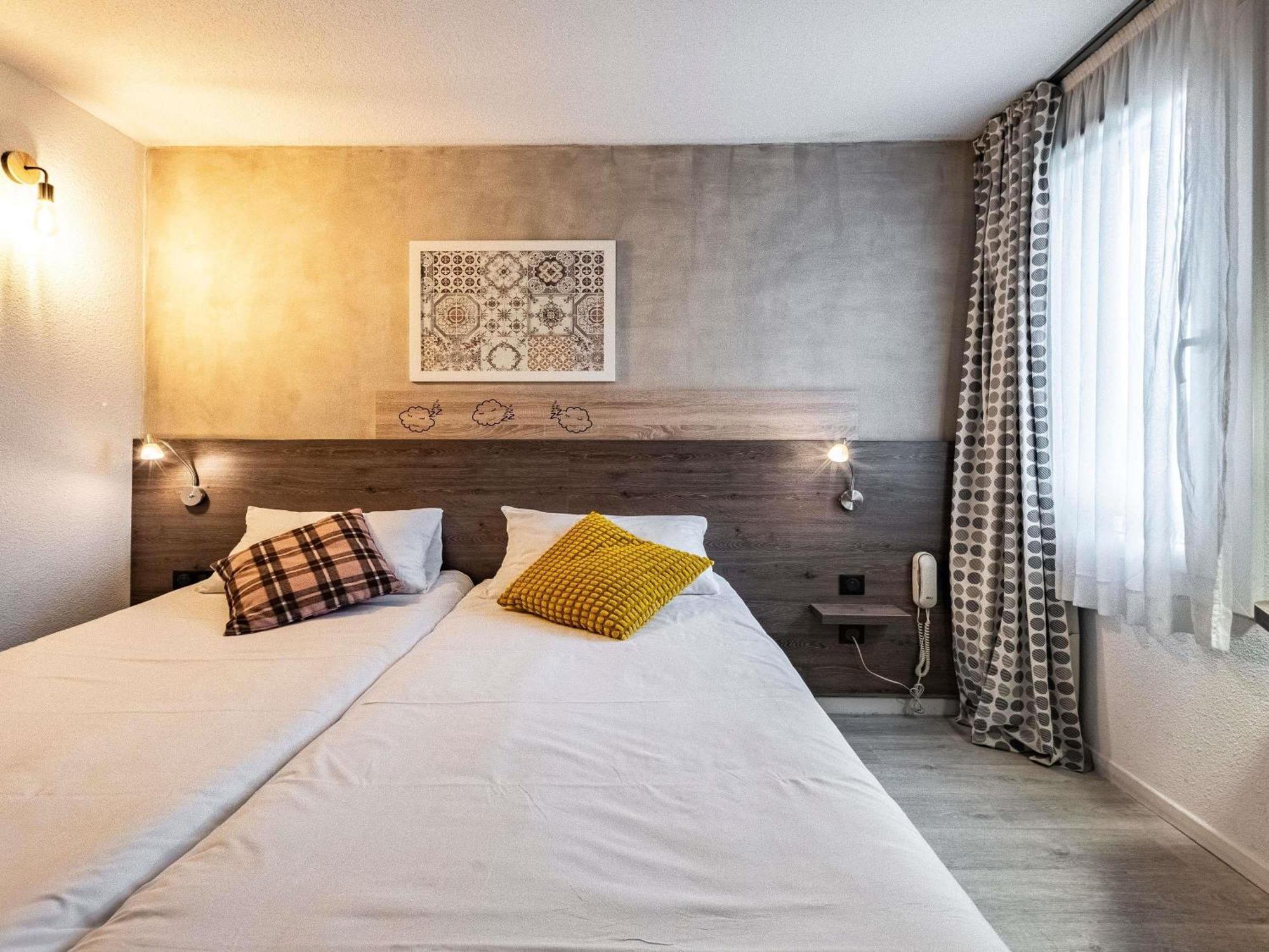 Greet Hotel Massieux Lyon Nord Exterior photo