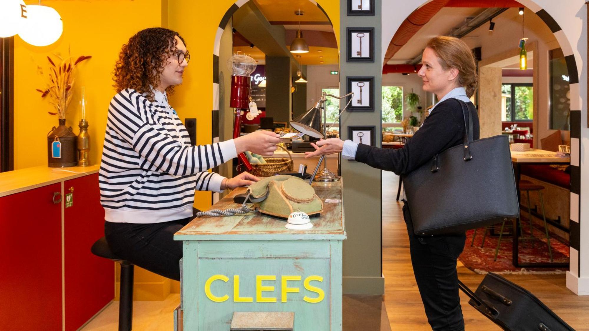Greet Hotel Massieux Lyon Nord Exterior photo